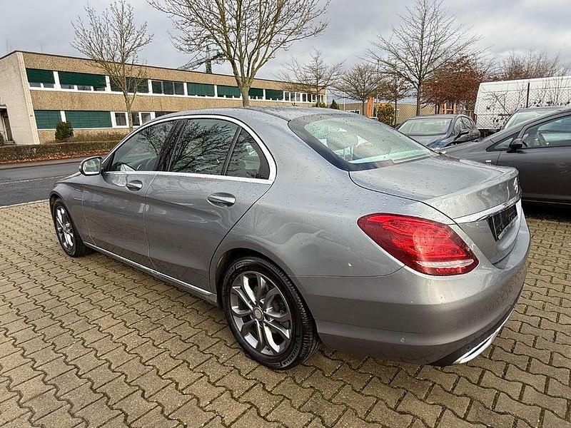 Gebraucht Mercedes C180 Avantgarde 156 PS (114 kW) 2016 Silber Limousine