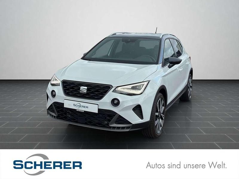 Nevada weiß metallic (metallic) Gebraucht 2024 Seat Arona FR SUV | 23.900 € (Teuer) - Bild 1/4