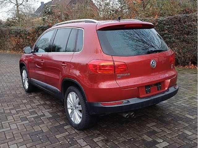 Gebraucht VW Tiguan 200 PS (147 kW) 2016 Rot SUV