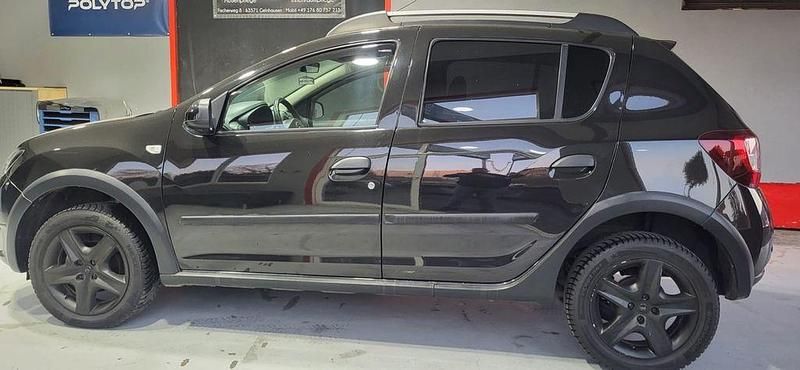 Gebraucht Dacia Sandero Prestige 90 PS (66 kW) 2016 Schwarz Limousine