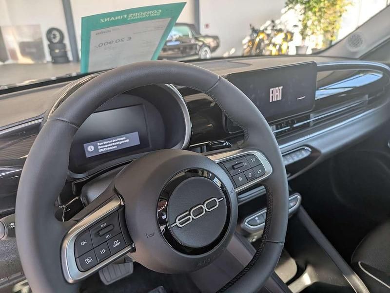 Gebraucht Fiat 600 Style 101 PS (74 kW) 2024 Schwarz SUV