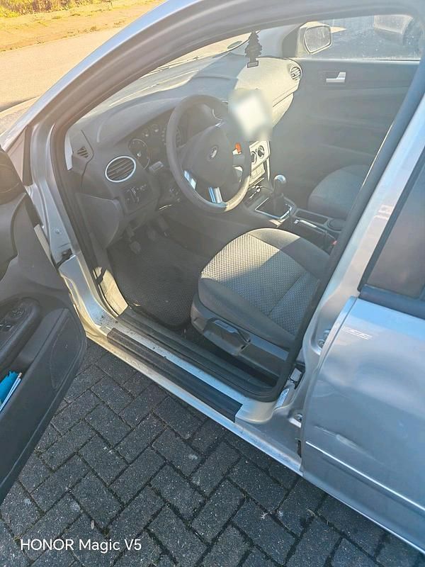 Gebraucht Ford Focus 101 PS (74 kW) 2006 Silber Kombi
