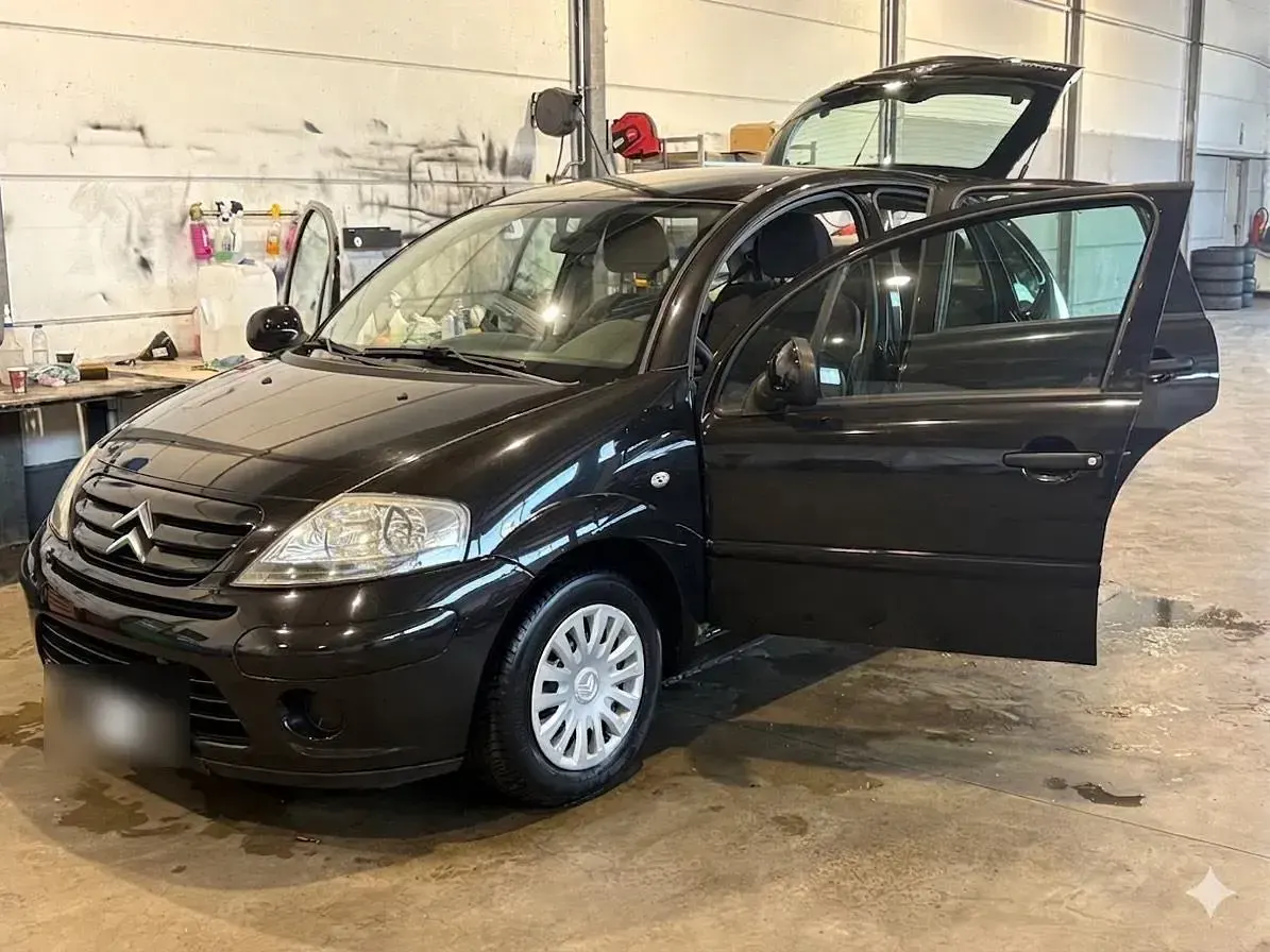 Gebraucht Citroën C3 60 PS (44 kW) 2010 Schwarz Kleinwagen