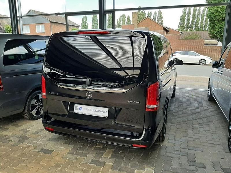 Gebraucht Mercedes V250 Night 190 PS (139 kW) 2023 Obsidianschwarz metallic Van / Kleinbus