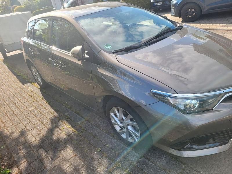 Gebraucht Toyota Auris Edition-S 116 PS (85 kW) 2017 Grau Limousine