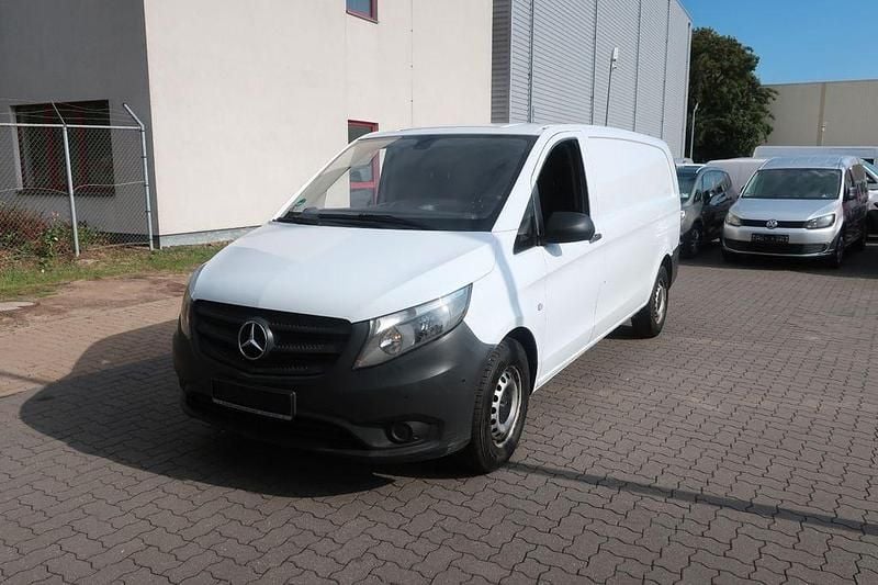 Weiß Gebraucht 2015 Mercedes Vito Van / Kleinbus | 8.400 € (Guter Preis) - Bild 1/4