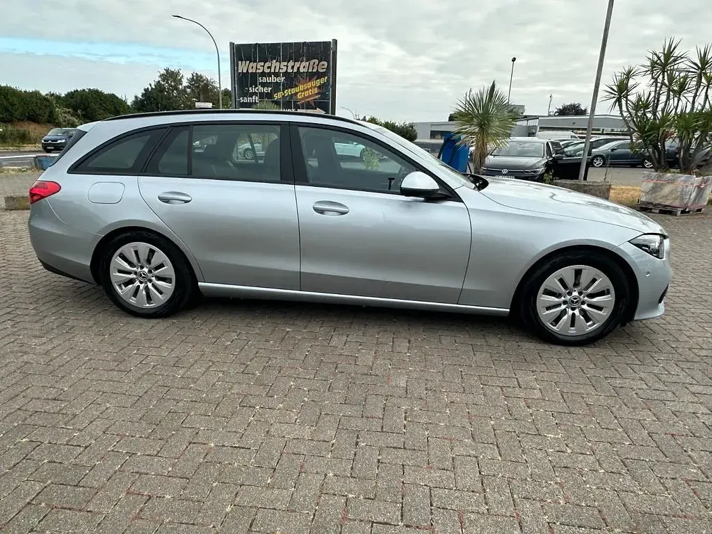Gebraucht Mercedes C200 163 PS (119 kW) 2023 Silber Kombi