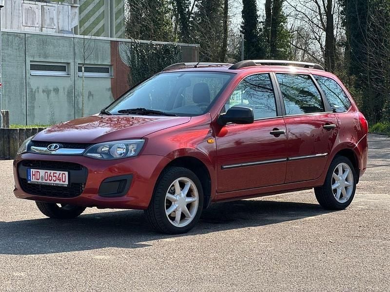 Gebraucht Lada Kalina 98 PS (72 kW) 2017 Rot Kombi