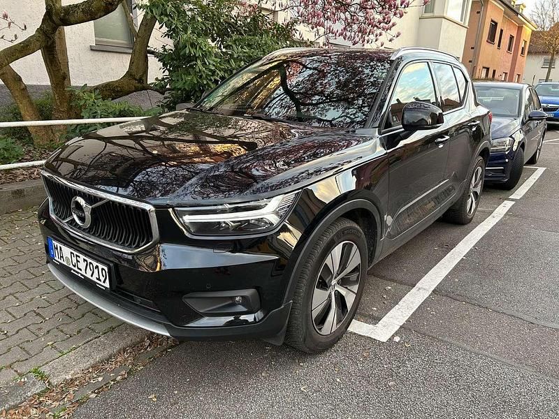 Gebraucht Volvo XC40 Momentum 129 PS (94 kW) 2022 Schwarz SUV