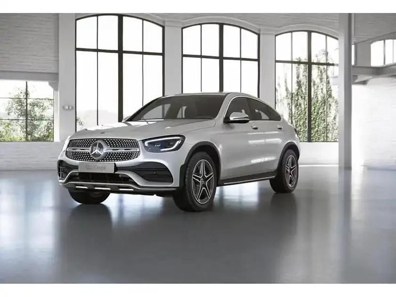 Gebraucht Mercedes GLC300 AMG 258 PS (189 kW) 2019 Manufaktur diamantweiß bright Coupé