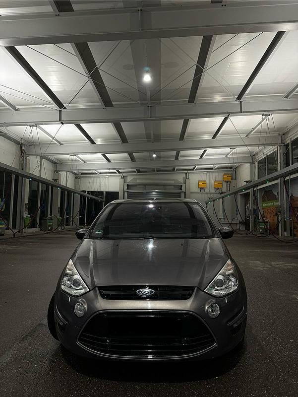 Gebraucht Ford S-MAX Titanium 200 PS (147 kW) 2012 Braun Van / Kleinbus