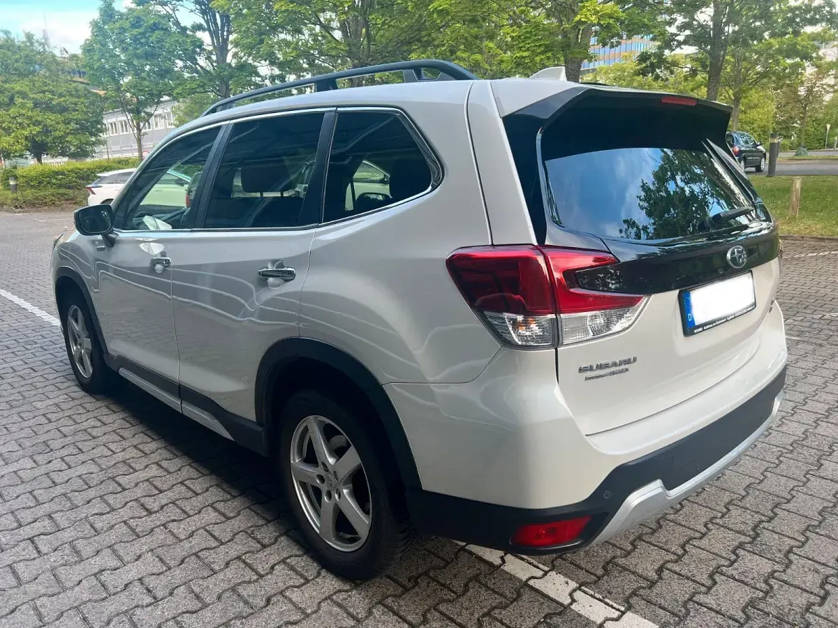 Gebraucht Subaru Forester 150 PS (110 kW) 2021 Weiß SUV
