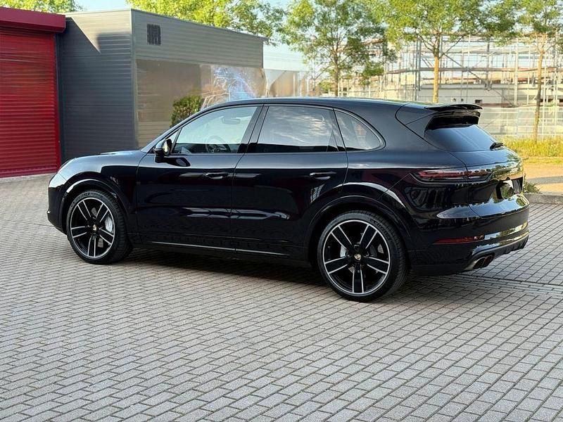Gebraucht Porsche Cayenne Turbo Chrono 549 PS (403 kW) 2018 Schwarz SUV