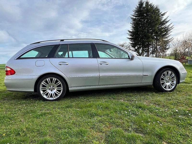 Gebraucht Mercedes E280 190 PS (139 kW) 2006 Silber Kombi