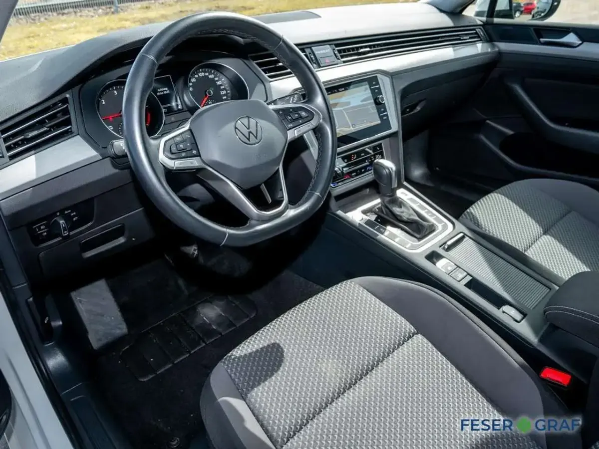 Używany VW Passat 122 KM (89 kW) 2021 Biały Kombi