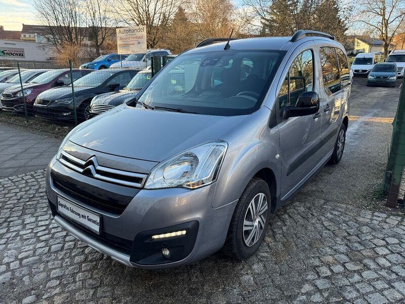 Grau Gebraucht 2016 Citroën Berlingo XTR Van / Kleinbus | 11.999 € (Teuer) - Bild 1/4
