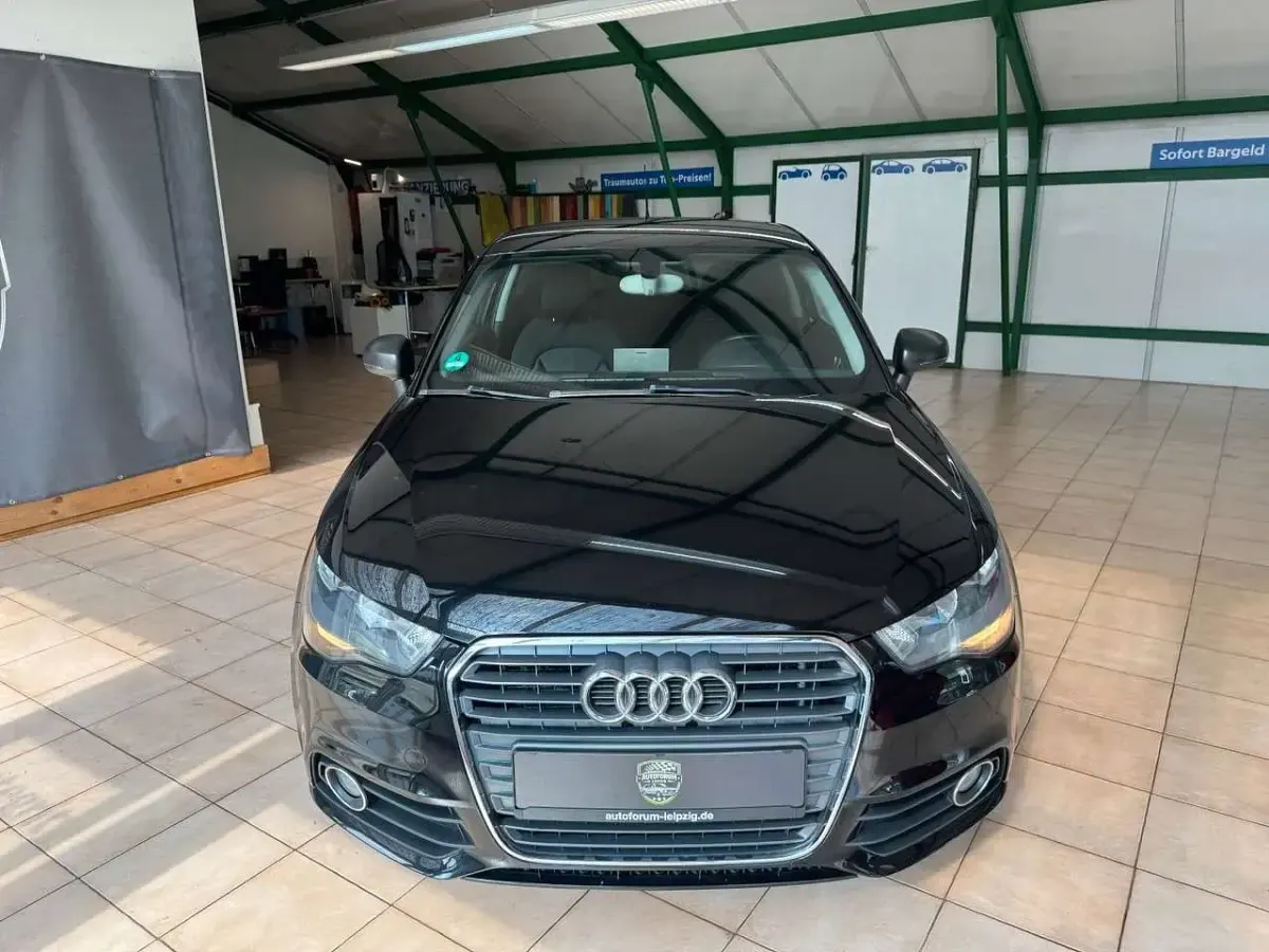 Gebraucht Audi A1 Ambition 86 PS (63 kW) 2012 Brillantschwarz Kleinwagen