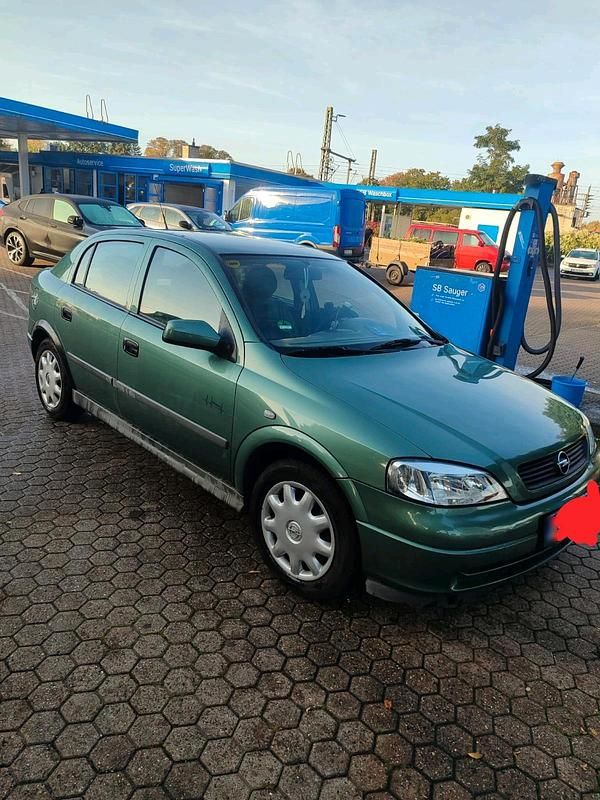 Gebraucht Opel Astra 98 PS (72 kW) 1999 Grün Limousine