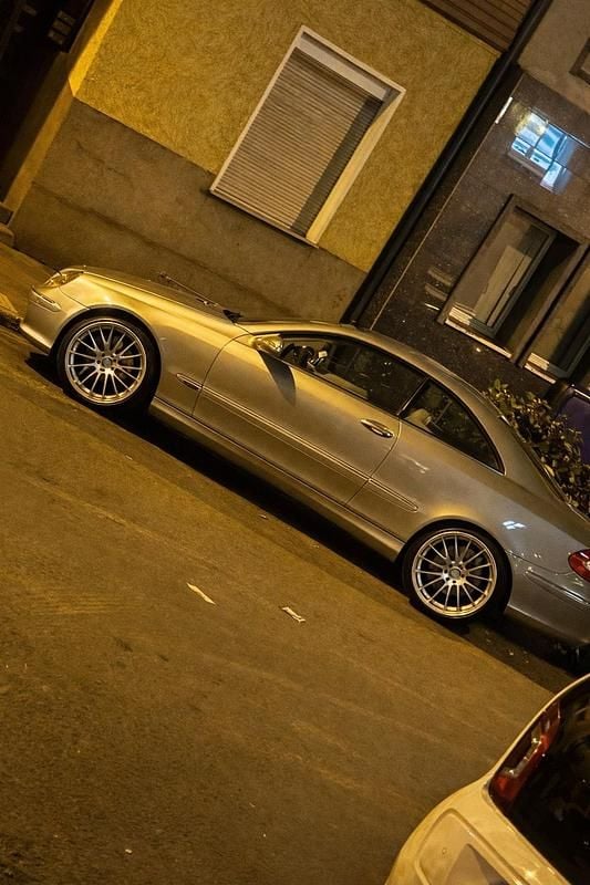 Gebraucht Mercedes CLK270 170 PS (125 kW) 2003 Gold Coupé