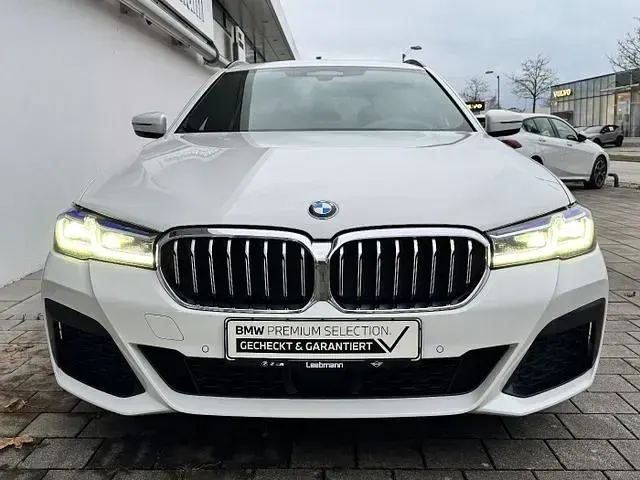 Gebraucht BMW 540 M Sport 340 PS (250 kW) 2022 Weiß Limousine