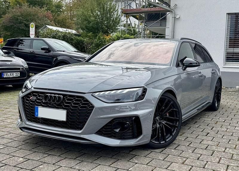 Grau Gebraucht 2023 Audi RS4 Ambiente Kombi | 80.900 € (Guter Preis) - Bild 1/4