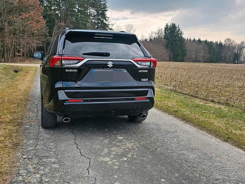 Second-hand Suzuki Across 306 CP (225 kW) 2021 Negru SUV