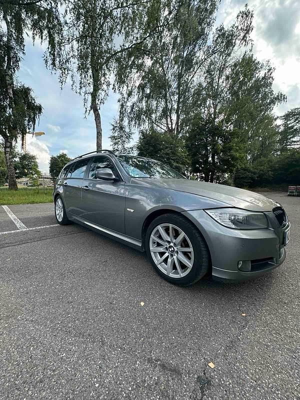 Gebraucht BMW 325 197 PS (144 kW) 2009 Grau Kombi