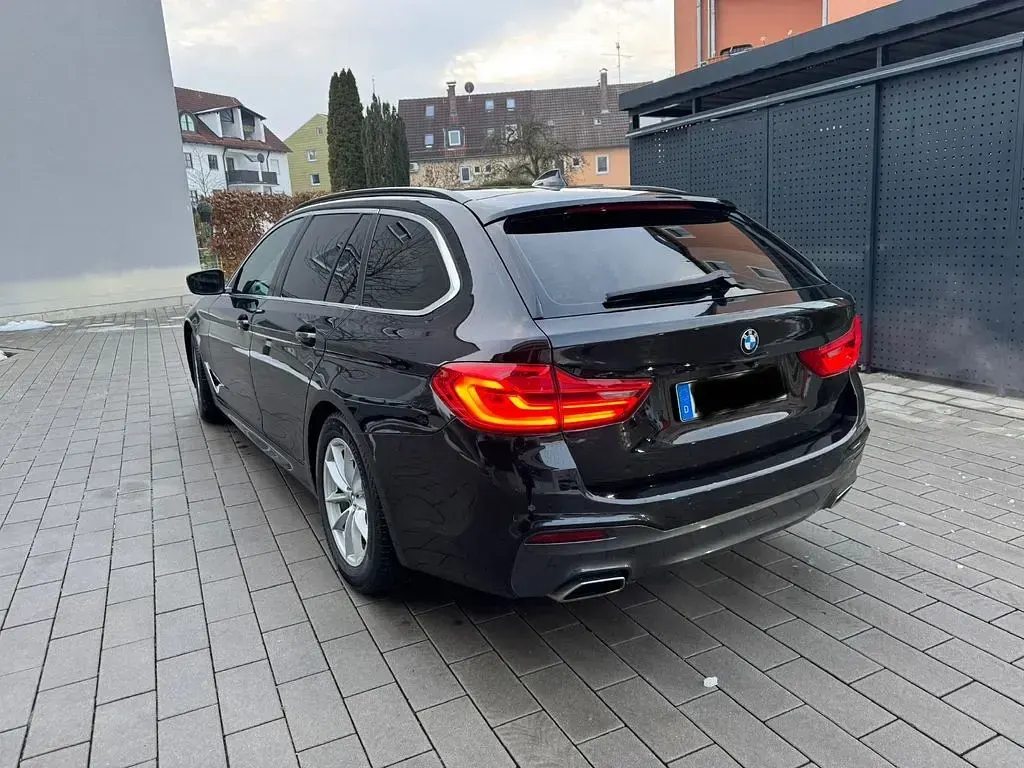 Gebraucht BMW 520 Performance 190 PS (139 kW) 2019 Schwarz Kombi