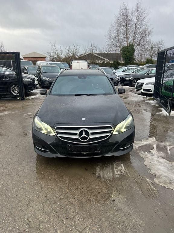 Gebraucht Mercedes E250 204 PS (150 kW) 2014 Schwarz Limousine