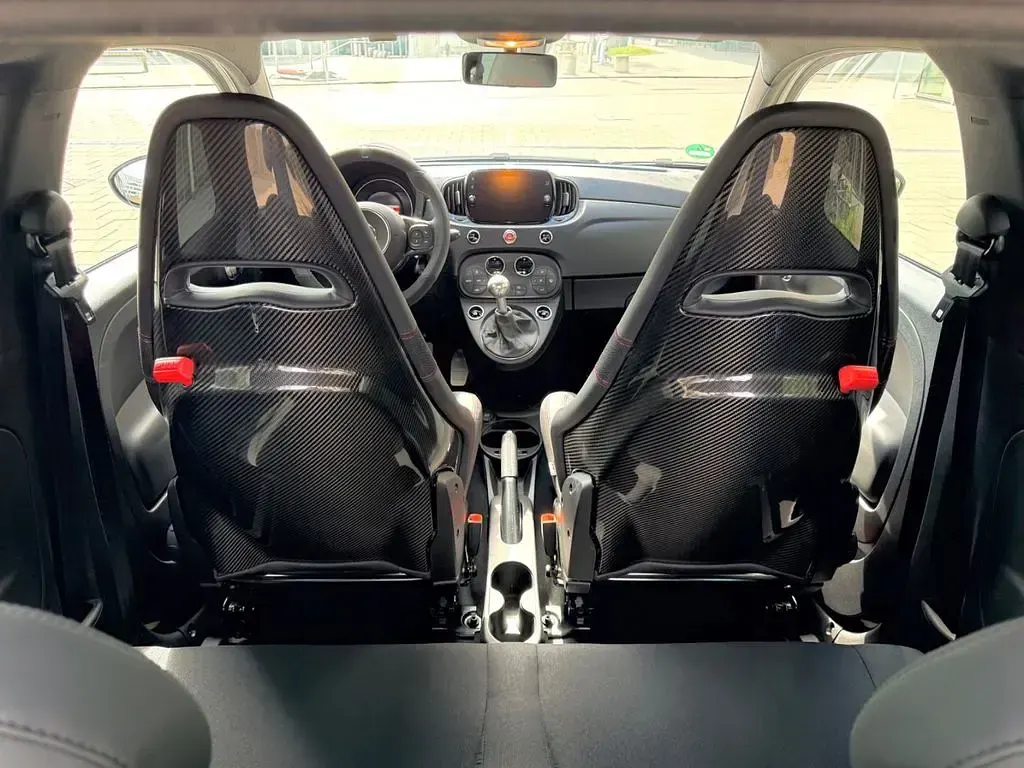 Gebraucht Abarth 695 179 PS (131 kW) 2024 Weiß Kleinwagen