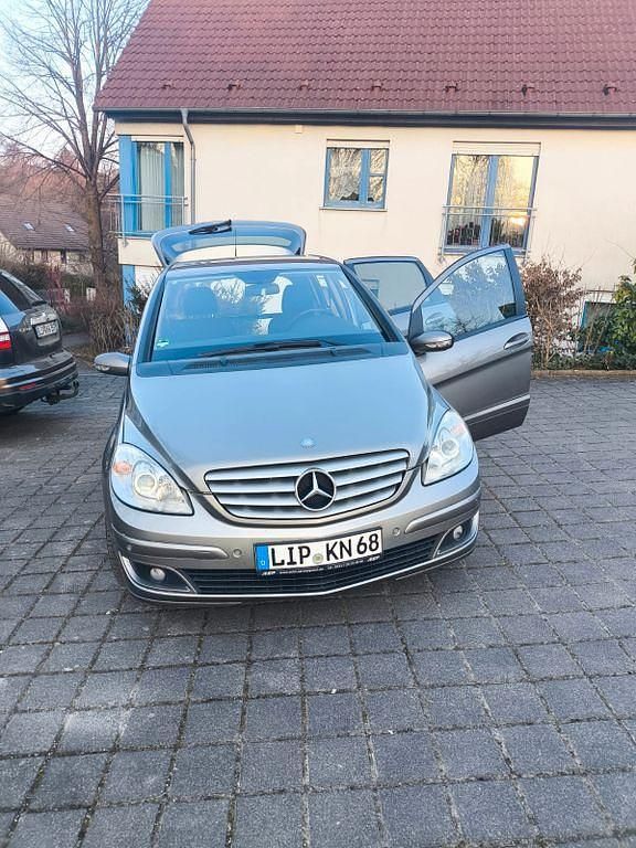 Gebraucht Mercedes B170 116 PS (85 kW) 2005 Grau Van / Kleinbus