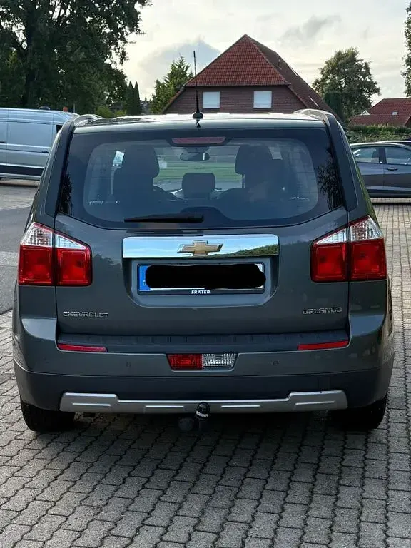 Gebraucht Chevrolet Orlando LTZ 141 PS (103 kW) 2011 Grau Van / Kleinbus