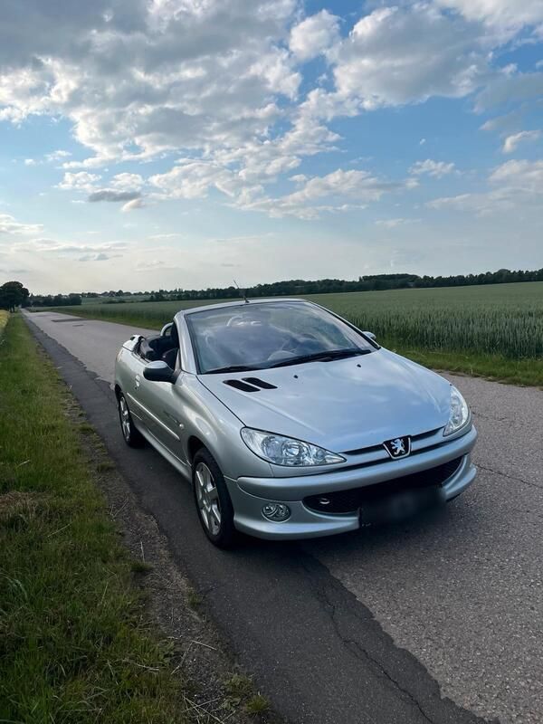 Silber Gebraucht 2005 Peugeot 206 CC Cabrio | 1.499 € (Fairer Preis) - Bild 1/4