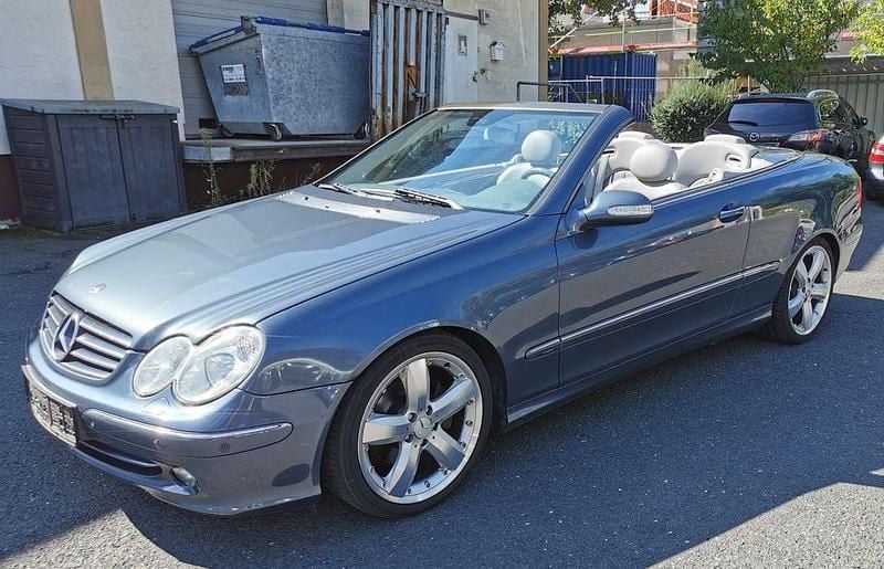 Blau Gebraucht 2003 Mercedes CLK320 Avantgarde Cabrio | 3.900 € (Superpreis) - Bild 1/4