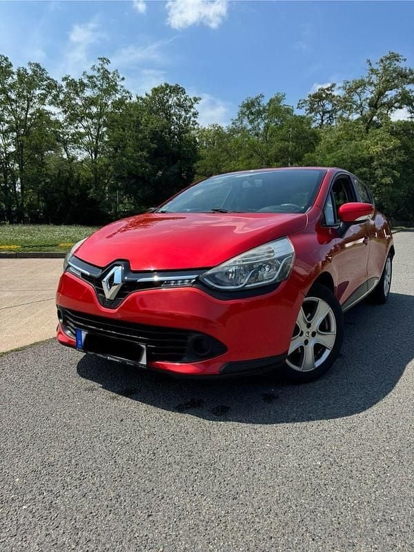 Rot Gebraucht 2015 Renault Clio IV Dynamique Kleinwagen | 11.500 € (Fairer Preis) - Bild 1/4