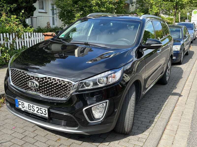 Schwarz Gebraucht 2015 Kia Sorento Platinum Edition SUV | 16.900 € (Fairer Preis) - Bild 1/4
