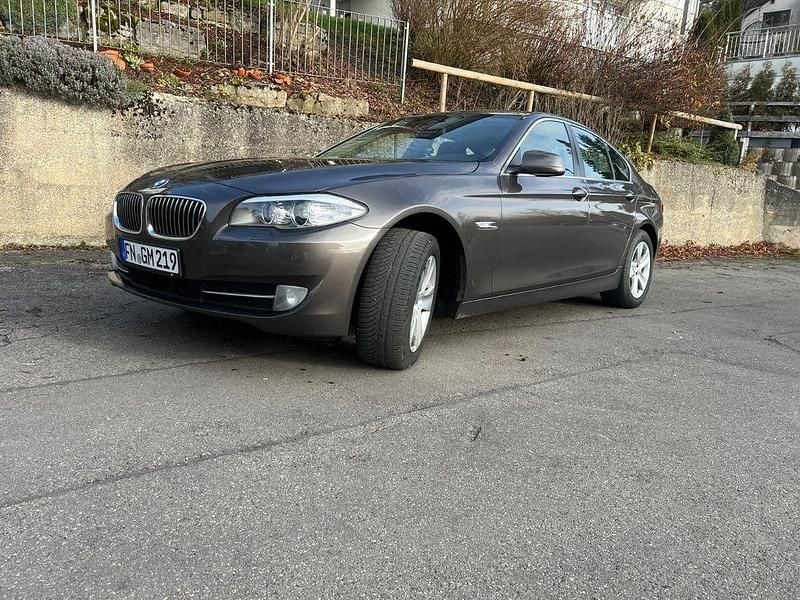 Usata BMW 520 184 CV (135 kW) 2013 Marrone Berlina