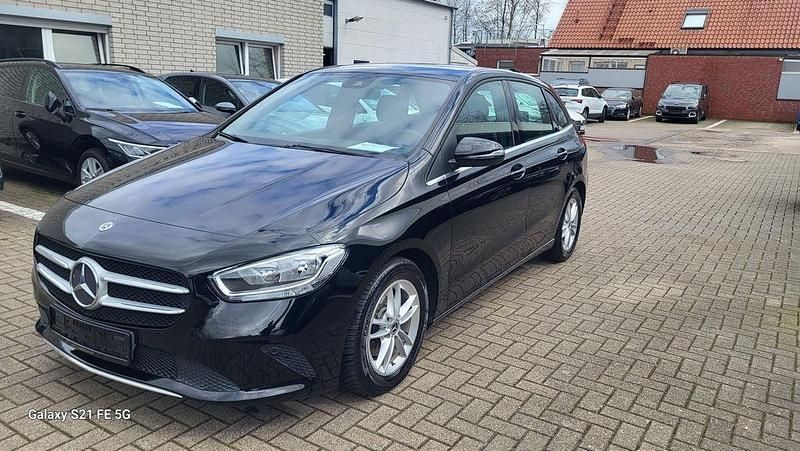 Gebraucht Mercedes B180 Style 116 PS (85 kW) 2020 Schwarz Van / Kleinbus
