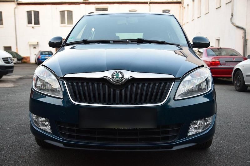 Second-hand Skoda Fabia 86 CP (63 kW) 2012 Albastru Hatchback