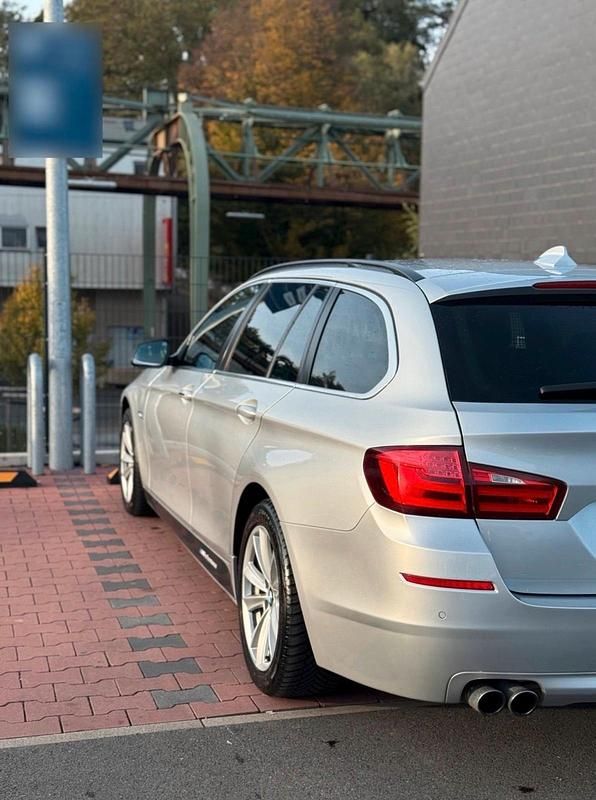 Gebraucht BMW 525 204 PS (150 kW) 2011 Grau Kombi