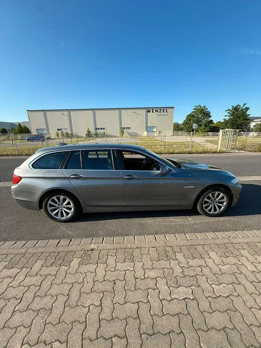Gebraucht BMW 528 245 PS (180 kW) 2012 Grau Kombi