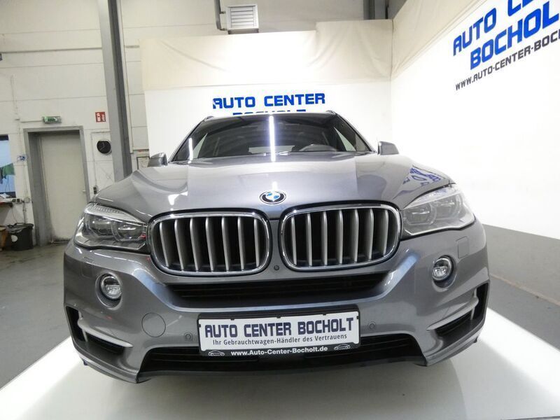 Grau Gebraucht 2018 BMW X5 SUV | 26.400 € (Guter Preis) - Bild 1/4