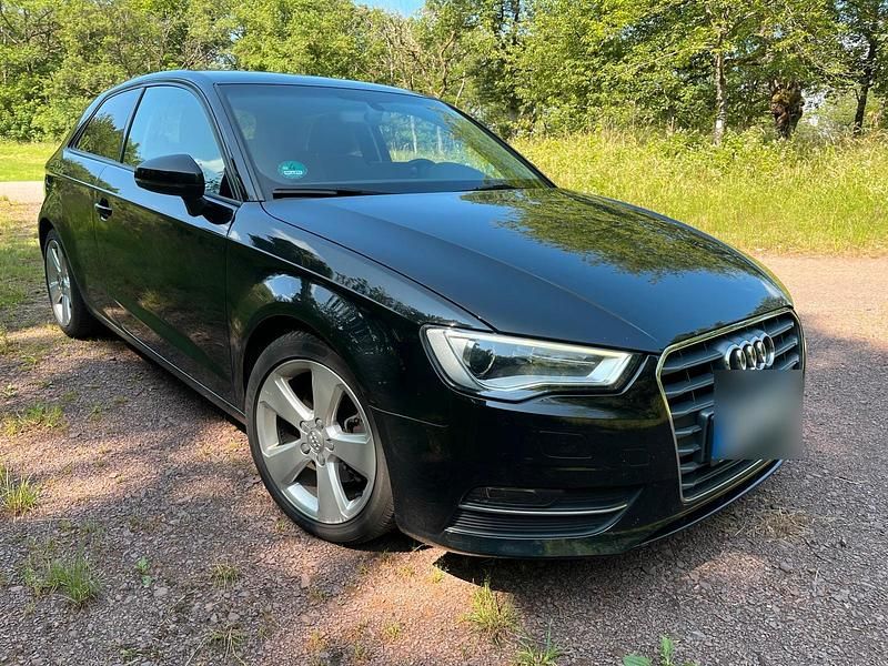 Schwarz Gebraucht 2016 Audi A3 Ambition Coupé | 8.900 € (Superpreis) - Bild 1/4