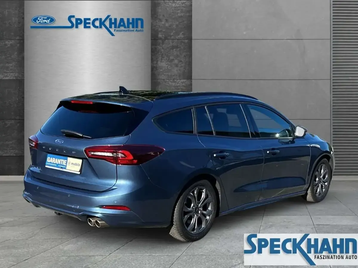 Gebraucht Ford Focus ST-Line 155 PS (114 kW) 2024 Chromablau metallic Kombi