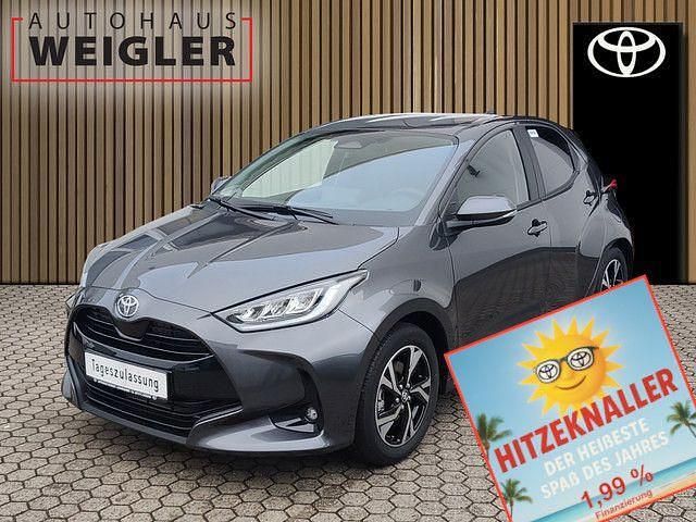 Marlingrau Gebraucht 2025 Toyota Yaris Hybrid Comfort Kleinwagen | 25.590 € (Fairer Preis) - Bild 1/4