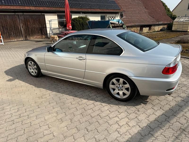 Gebraucht BMW 320 171 PS (125 kW) 2003 Silber Coupé