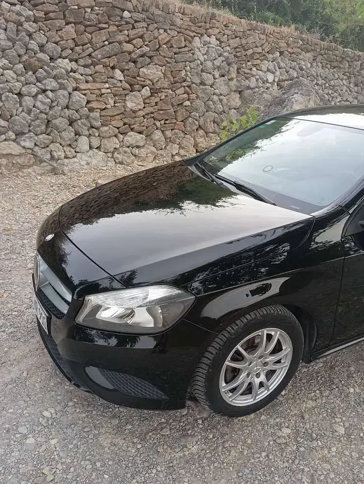 Gebraucht Mercedes A180 Style 122 PS (89 kW) 2014 Schwarz Kleinwagen
