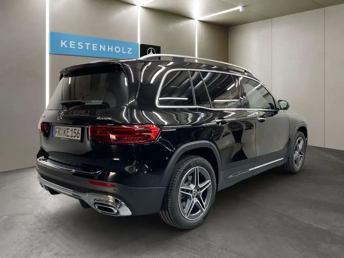 Gebraucht Mercedes GLB220 Sport 190 PS (139 kW) 2026 Schwarz SUV