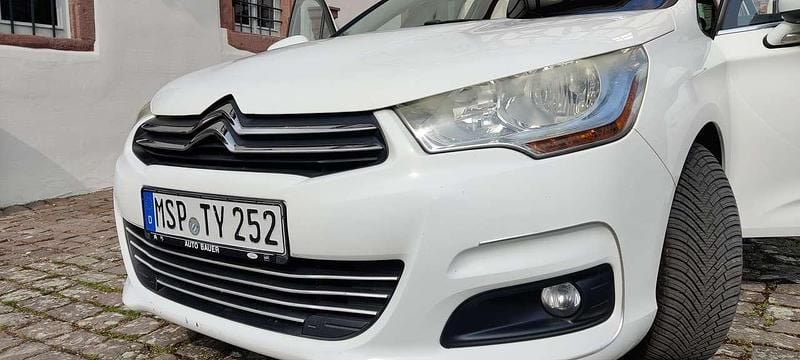 Gebraucht Citroën C4 Tendance 120 PS (88 kW) 2012 Weiß Limousine