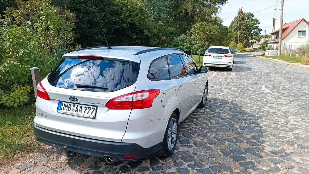 Gebraucht Ford Focus Titanium 140 PS (102 kW) 2014 Grau Limousine